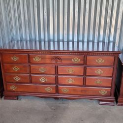 Dresser Set-7 Drawer Dresser & 2 Nightstands