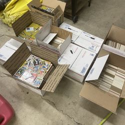 Thousands Of Baseball Cards