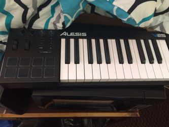Alesis v25 midi