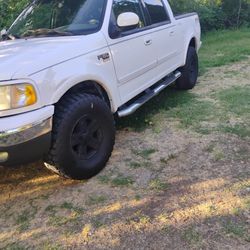 Ford 2002 4x4 Clean Title With 200 000 Miles