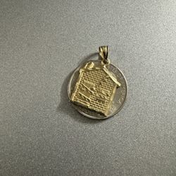 10 K Trap House Charm Asking 200 and 250 for the ring