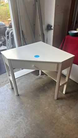 White Corner Desk with Drawer