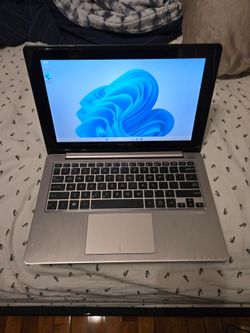 ASUS 11.6" Touchscreen Laptop - Intel Core i3 / 256GB SSD / Windows 11