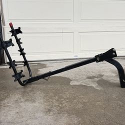 Yakima 4 Bicycle Rack with NEW straps for 2” hitch. 