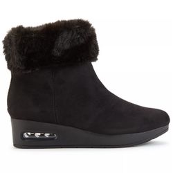 D K N Y  WOMEN ABRY-WEDGE BOTTIE SIZE 6