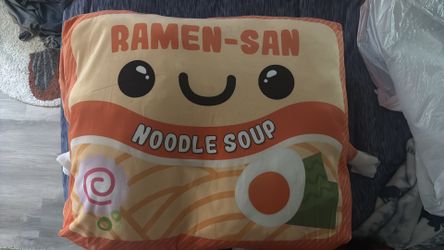 XL ramen plush toy