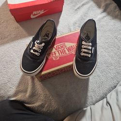 VANS AUTHENTIC BLACK SIZE 13