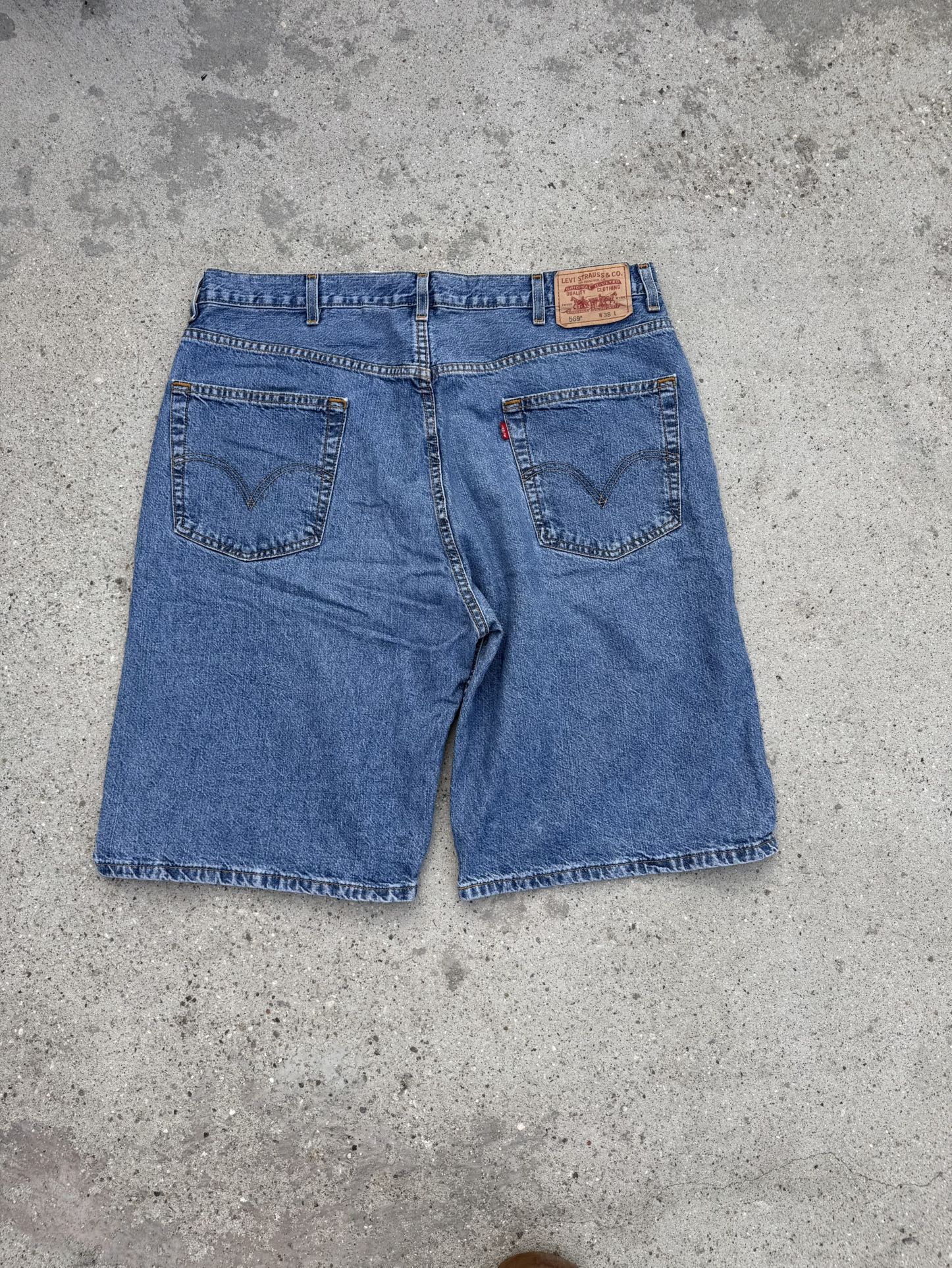 Levi's 569 denim shorts with red tab size 38