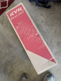 2014 KYB Jeep Patriot Front Driver Side Strut Assembly