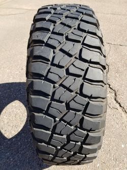 One (1) 6ply LT37x12.50R17 BFGoodrich KM3 Mud Terrain Load Range C Tire