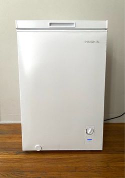 Insignia 3.5 Cubic Feet Chest Freezer/Fridge - 2 MONTHS OLD/SUPER NEW $60