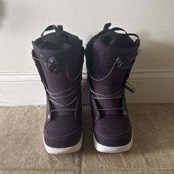Size 8.5 Salomen Women’s Snowboarding Boots