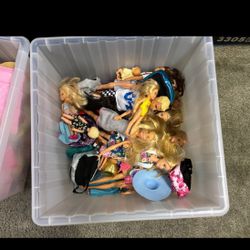 Barbie House +Barbie Toy Sets+ Dolls+ Small Barbie things 