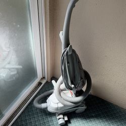 Kirby Sentria G10 Vacuum Cleaner – Excellent Condition