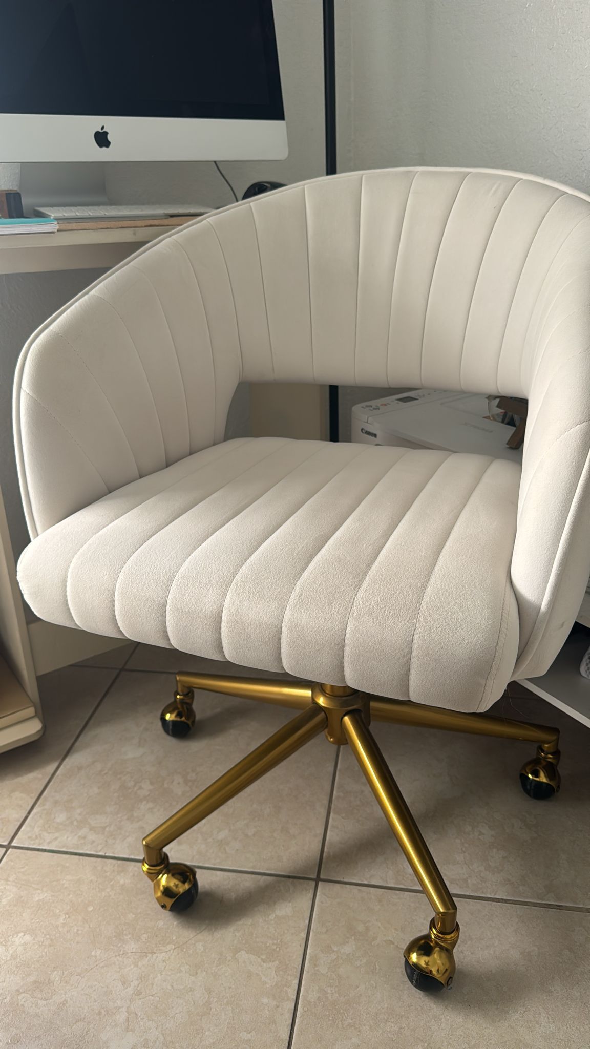 Upholstered White Office Chair 