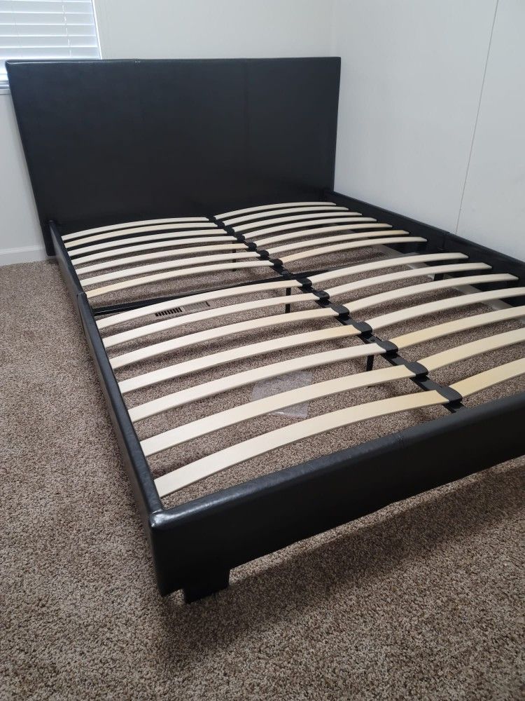 NEW IN BOX QUEEN UPHOLSTERED BED FRAME PLATFORM 😊 MATTRESS SOLD SEPARATELY