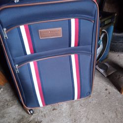 Tommy Hilfiger And Funny Burk Suitcase 