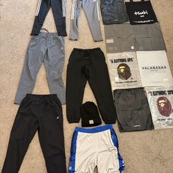 16+ sweatpants Essential Adidas, new balance, Nike shorts,Carhartt beanie, Ksubi tote bag