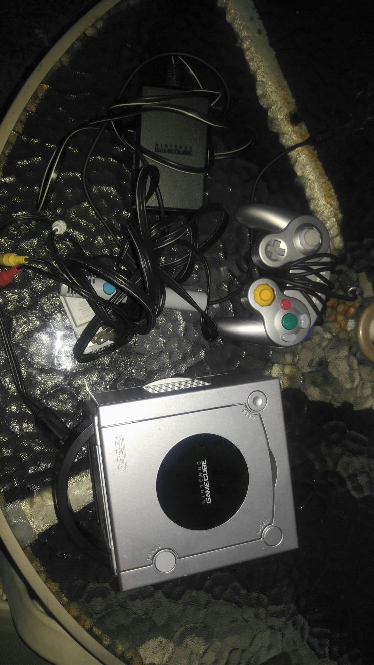 GameCube with Mario party 7