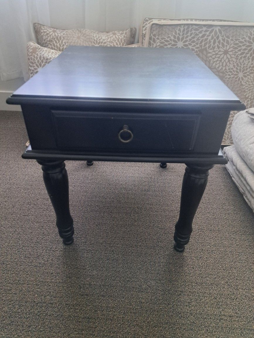 Black End Table W/ Drawer