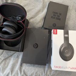 Beats Studio3 Wireless Noise Cancelling Headphones - Matte Black - Full Set