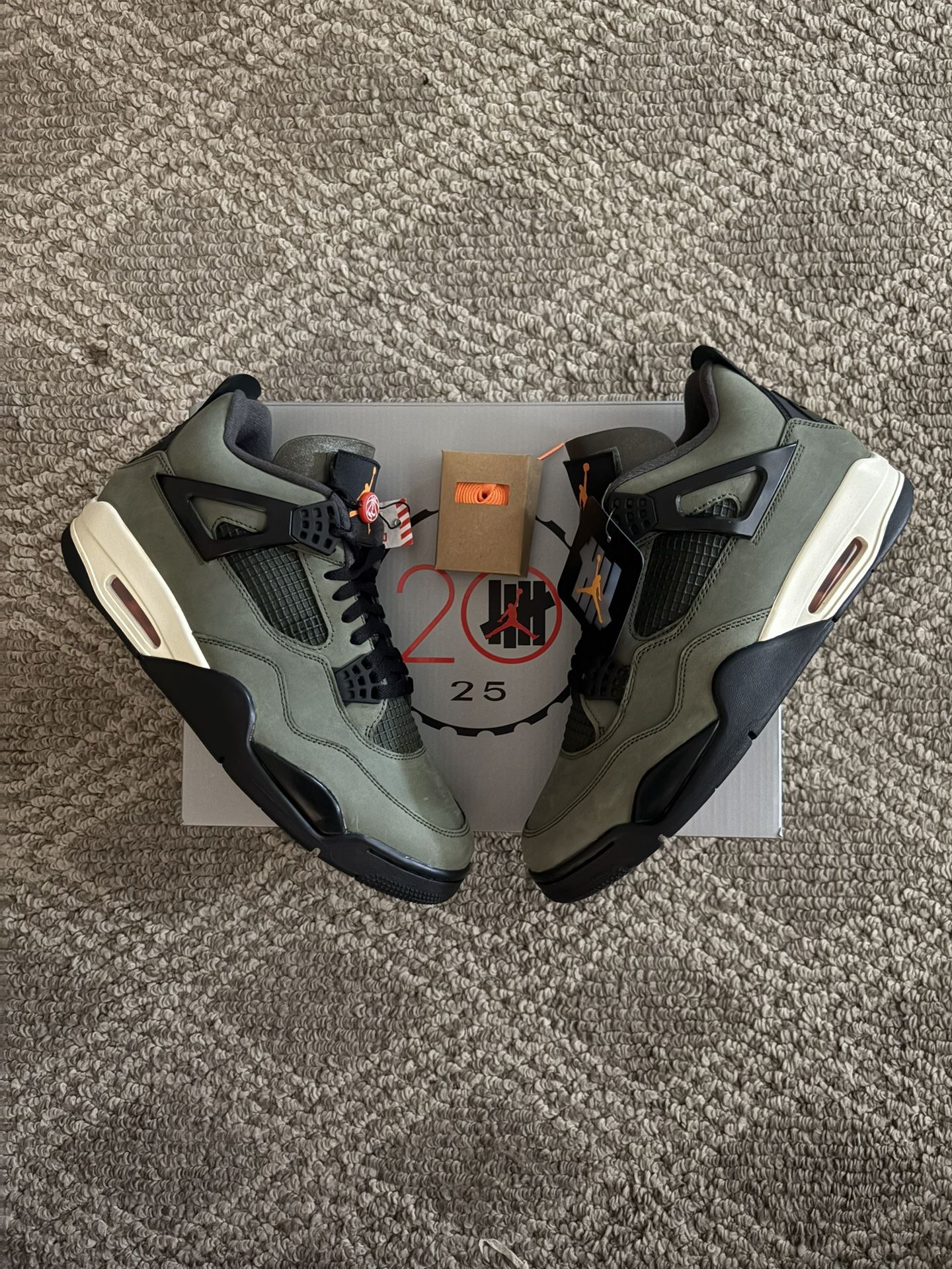 Jordan 4 Undefeated
