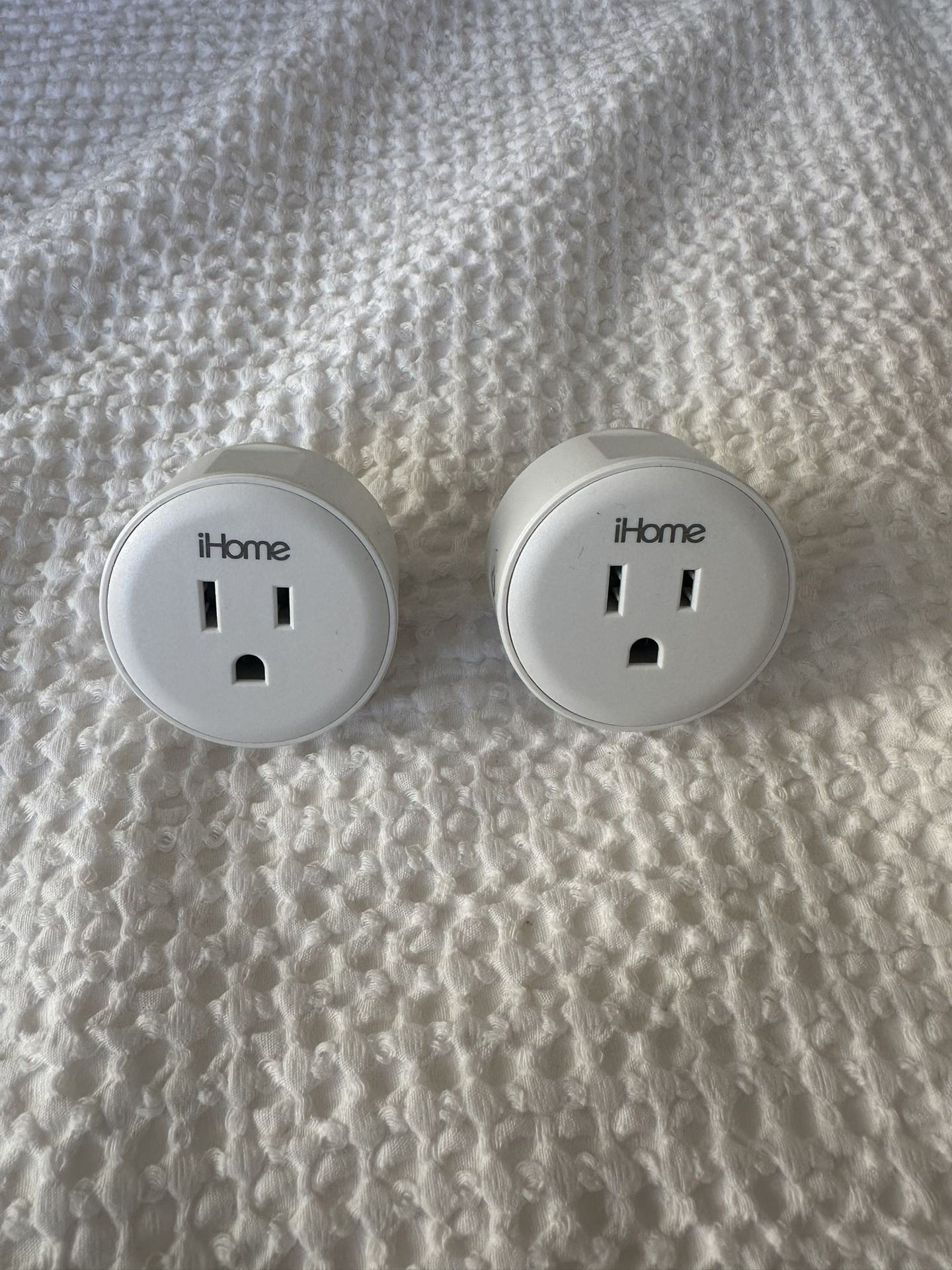 WI-FI Smart Plugs