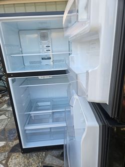 Top-Freezer Refrigerator with Dual Temp Control