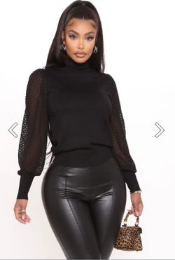 FASHIONNOVA LONGSLEEVE SHIRT