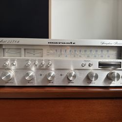 Vintage Marantz 2238b Receiver