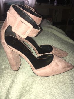 Blush pink heels size 7