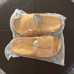 Yeezy Slide