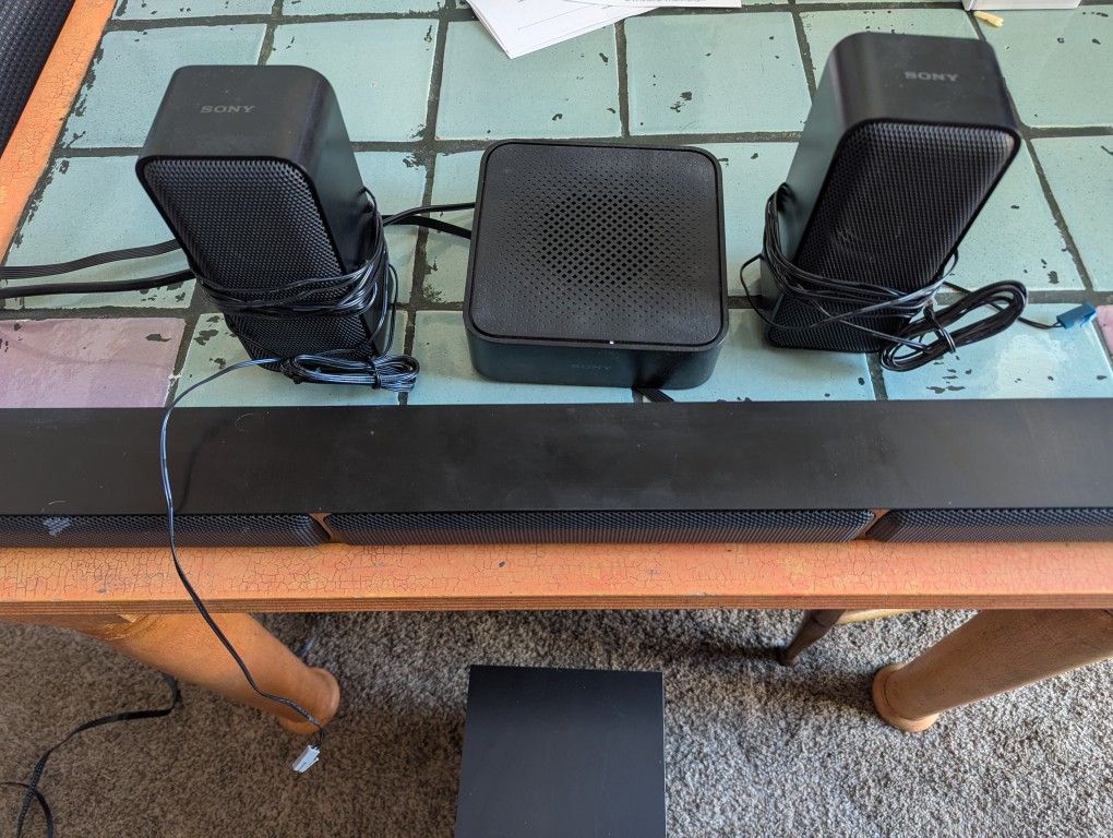 Sony HT-S40R 5.1 Surround Sound System 