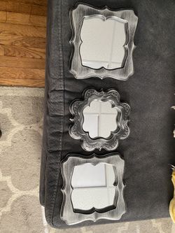 3 Mirrors $10