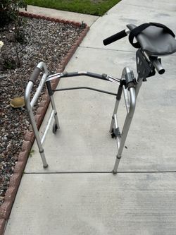 WALKER 2 WHEELED WITH BRACE