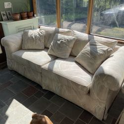 (2) Couches For sale. Super Comfy!