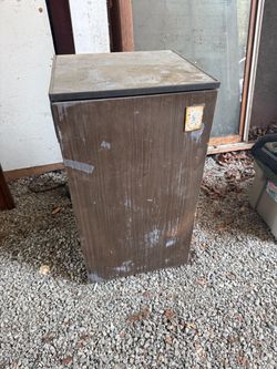 REFRIGERATOR -GARAGE