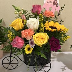 Mothers Day Arrangements 