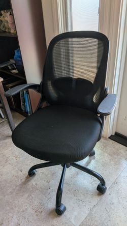 Free office chair ( wheels are broken)