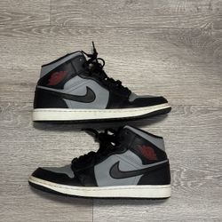 Jordan 1 mid shadow 
