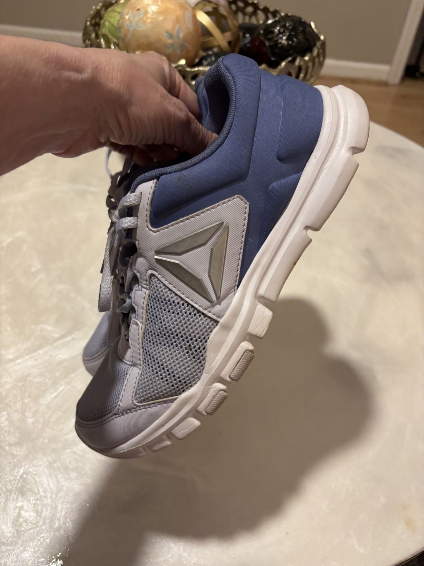 Reebok Yourflex Trainette Athletic Shoes in women's size 8.5