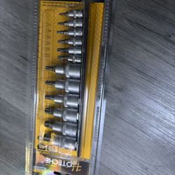 12 PCs 1/4 “Y 1/2”