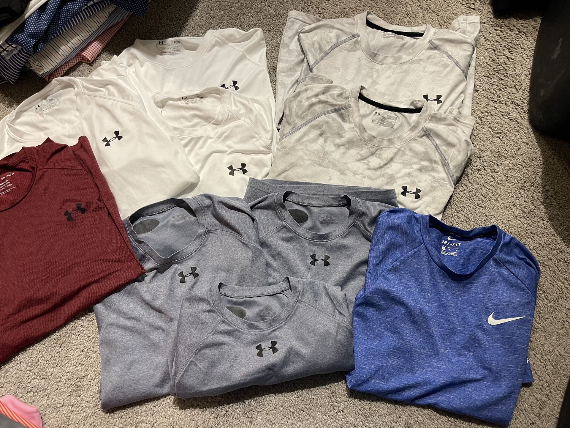 10 Men’s under armour Tech Shirts-Size M