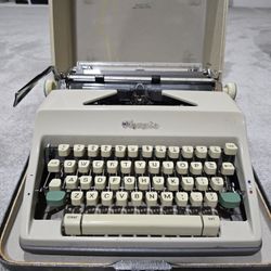 Vintage Olympia Typewriter (Unsure Of Condition)