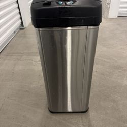 Kitchen Trash Bin