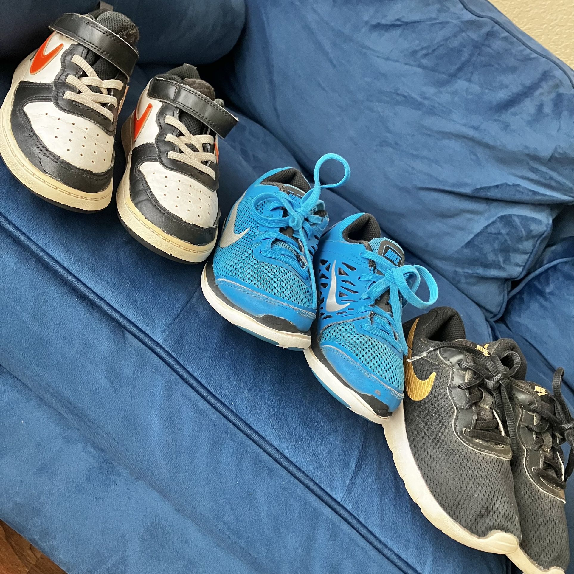 Nike youth Shoes bundle