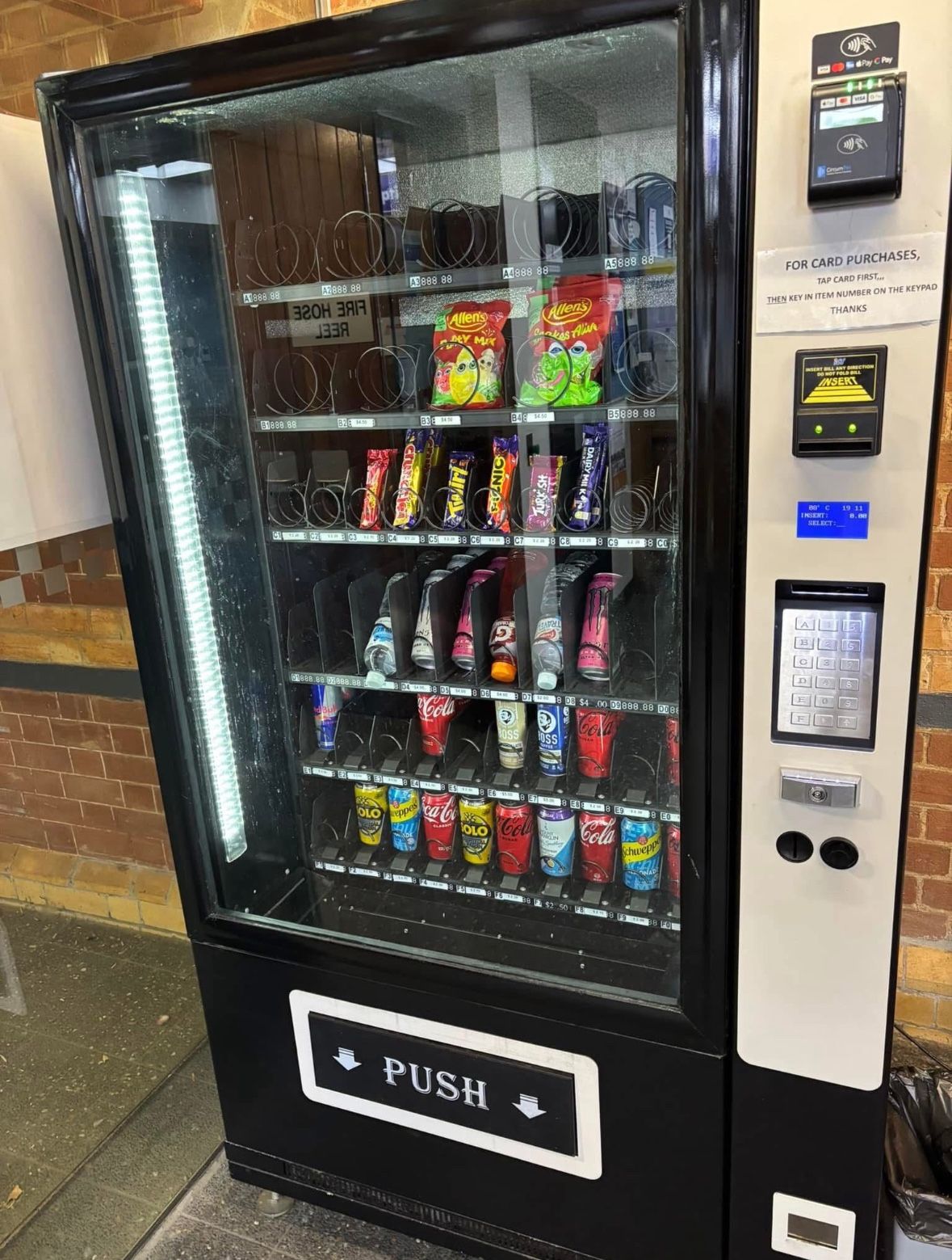 Drinks And Snacks Combo Vending Machine With Credit Card Reader