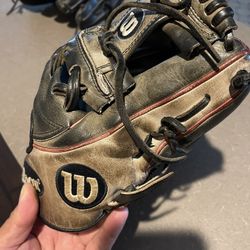 Wilson A2K Right Hand Throw Baseball Glove Size 11.25