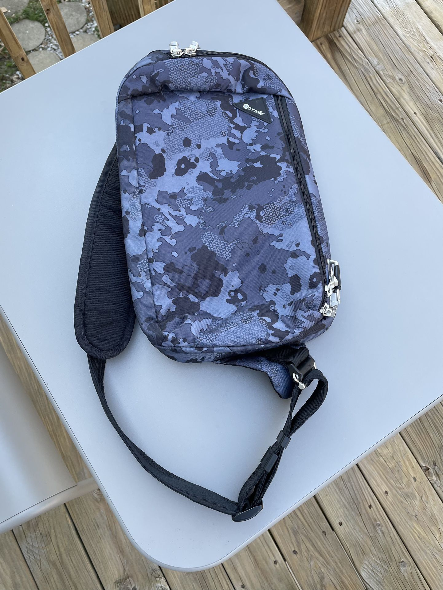 PacSafe Vibe 325 ECONYL Sling bag EDC Backpack