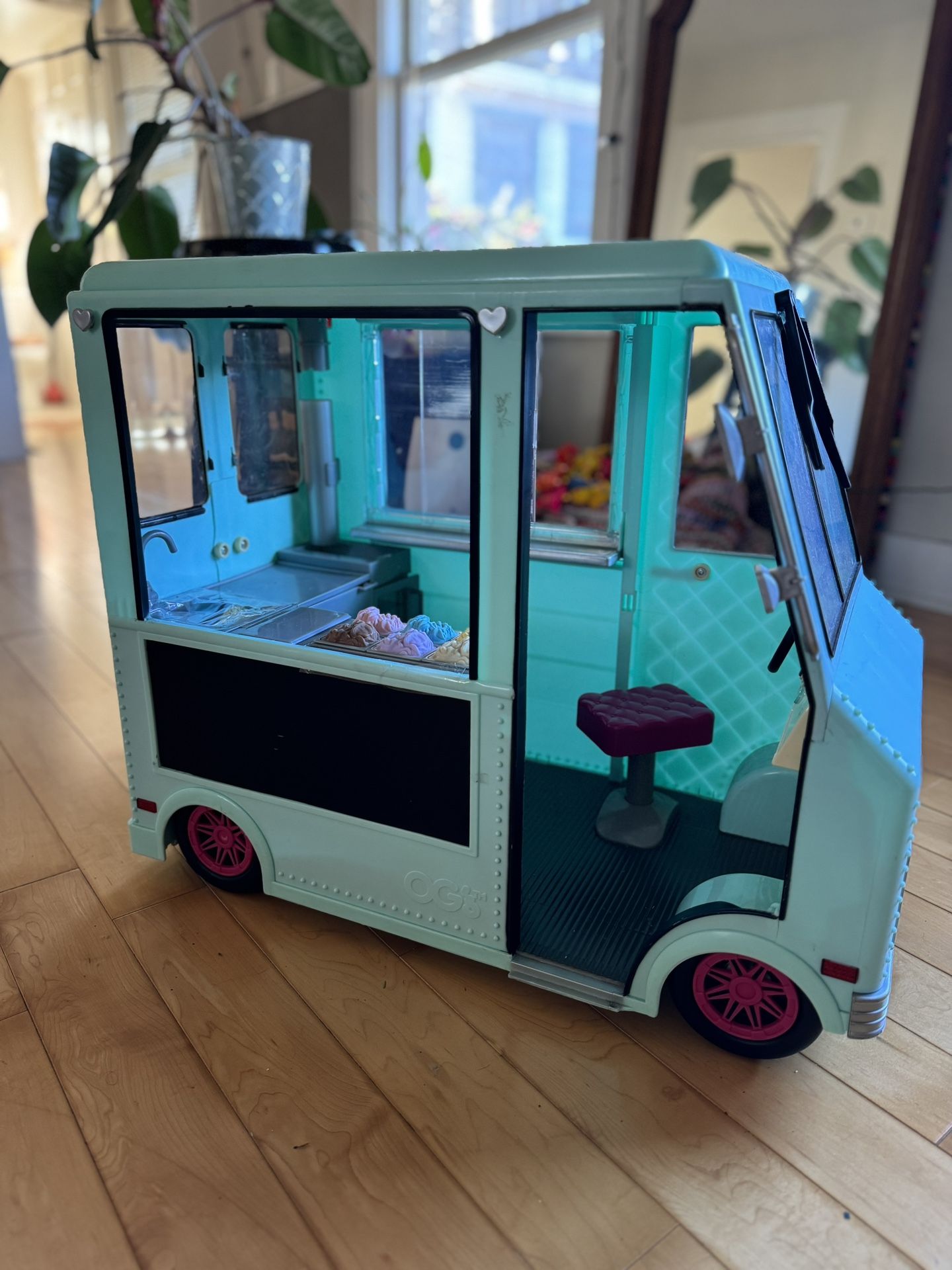 “American Girl” size Doll Ice Cream Truck 